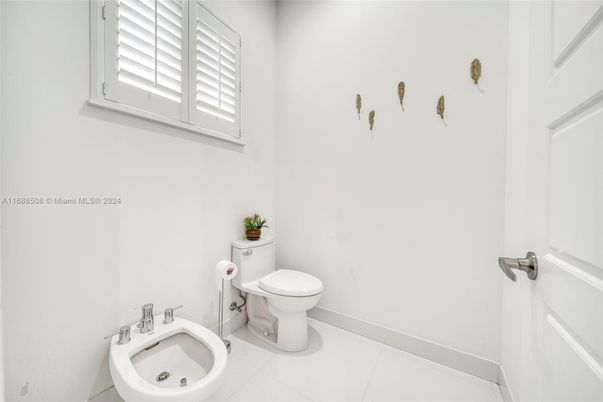 Bathroom, Interior