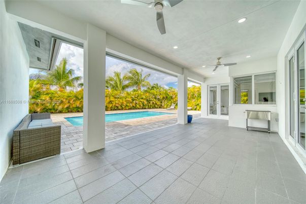 Exterior, Interior, Pool, Recessed Lighting