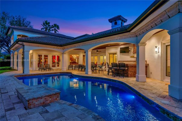 Exterior, Pool