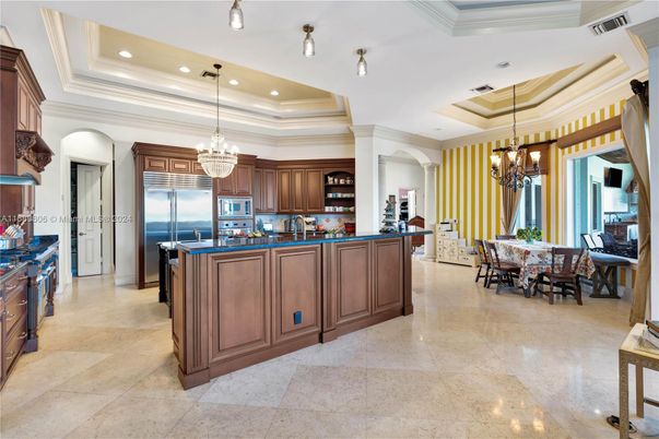 Chandelier, Dining room, Interior, Kitchen, Pendant Lights, Recessed Lighting, Stainless Steel Appliances