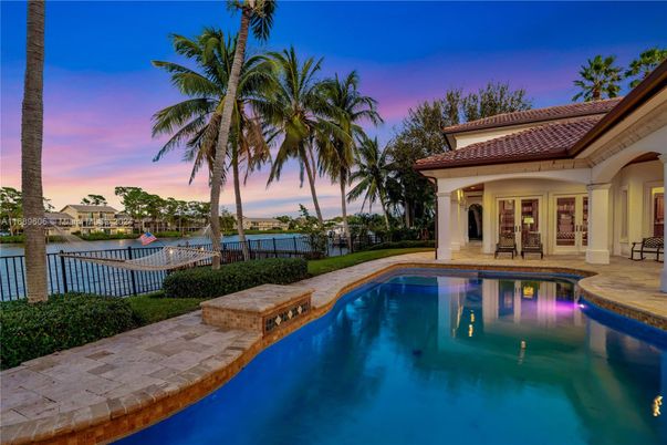 Exterior, Pool, Water