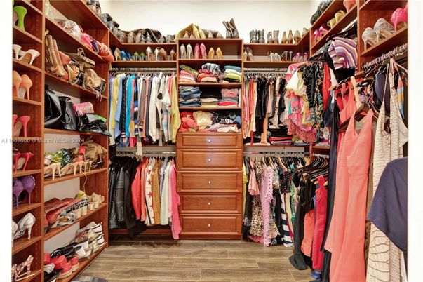 Interior, Walk-in Closets, Wood Texture Flooring