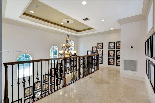 Chandelier, Interior, Recessed Lighting