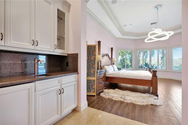 Bedroom, Interior, Pendant Lights, Recessed Lighting, Wood Texture Flooring