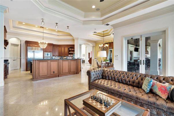 Chandelier, Interior, Kitchen, Living room, Pendant Lights, Recessed Lighting, Stainless Steel Appliances