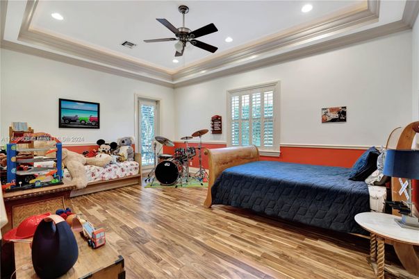 Bedroom, Fitness Equipment, Interior, Recessed Lighting, Wood Texture Flooring