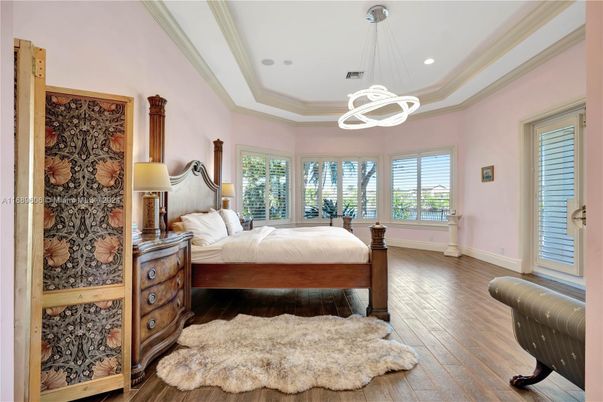 Bedroom, Interior, Pendant Lights, Recessed Lighting, Wood Texture Flooring