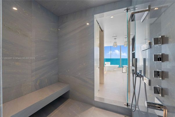 Bathroom, Interior, Recessed Lighting, Water