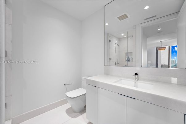 Bathroom, Interior, Pendant Lights, Recessed Lighting