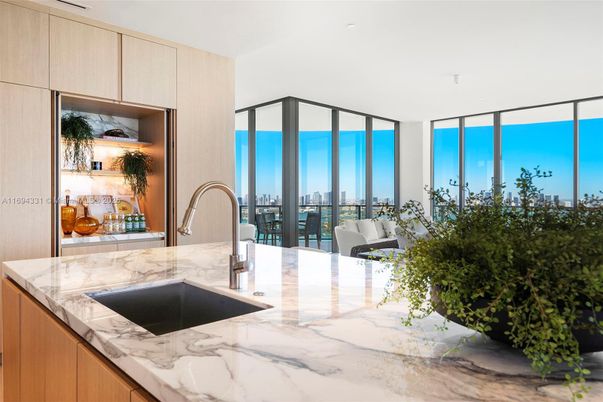 Interior, Kitchen, Recessed Lighting, Water