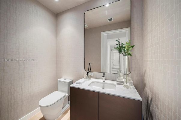 Bathroom, Interior, Recessed Lighting