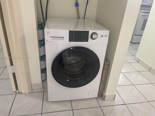 Interior, Utility Closets, Washer