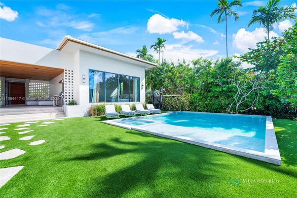 Backyard, Exterior, Pool