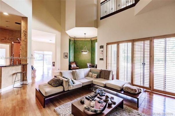 Dining room, Interior, Living room, Pendant Lights, Recessed Lighting, Wood Texture Flooring