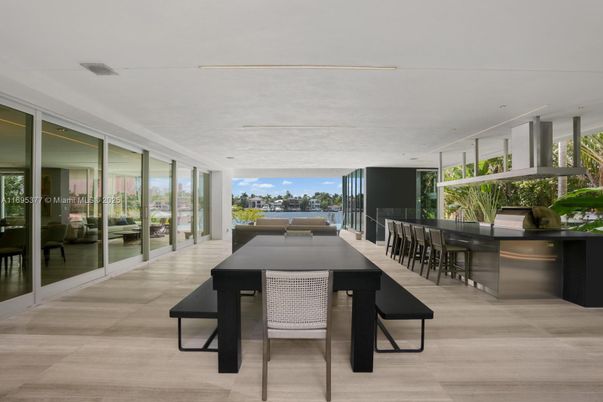 Dining room, Interior
