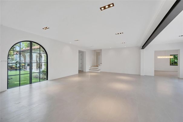 Empty room, Interior, Recessed Lighting