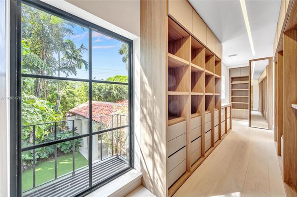 Interior, Walk-in Closets, Wood Texture Flooring