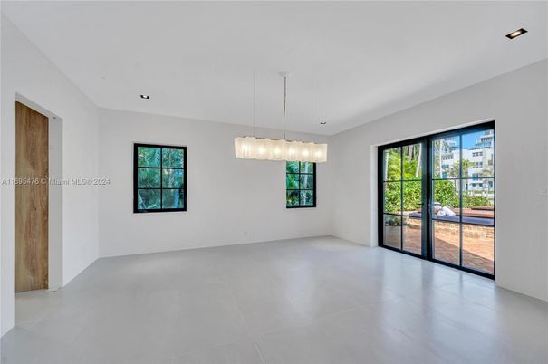 Empty room, Interior, Pendant Lights, Recessed Lighting