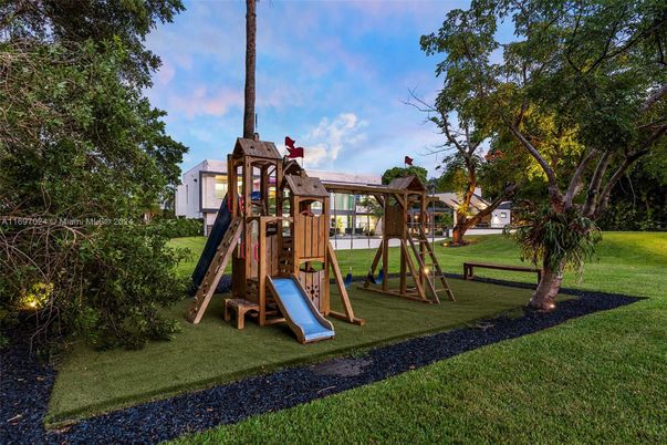 Backyard, Exterior, Playground