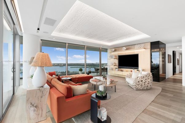 Interior, Living room, Recessed Lighting, Water, Wood Texture Flooring