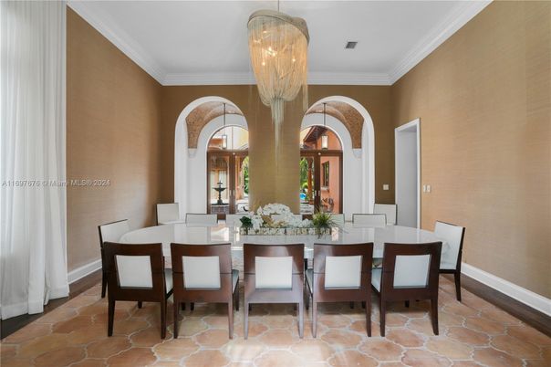 Chandelier, Dining room, Interior