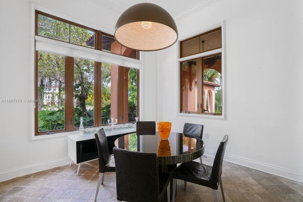 Dining room, Interior