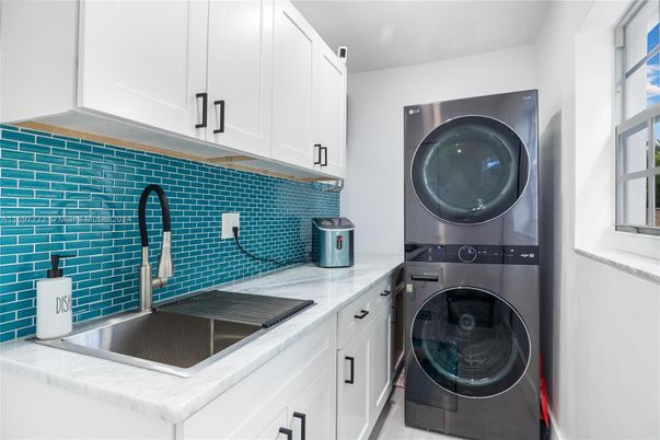 Interior, Washer