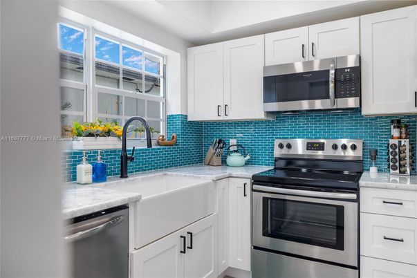 Interior, Kitchen, Stainless Steel Appliances