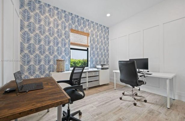 Home Office, Interior, Recessed Lighting, Wood Texture Flooring
