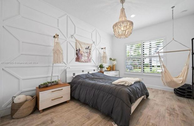 Bedroom, Chandelier, Interior, Pendant Lights, Recessed Lighting, Wood Texture Flooring