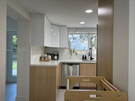 Interior, Kitchen, Recessed Lighting
