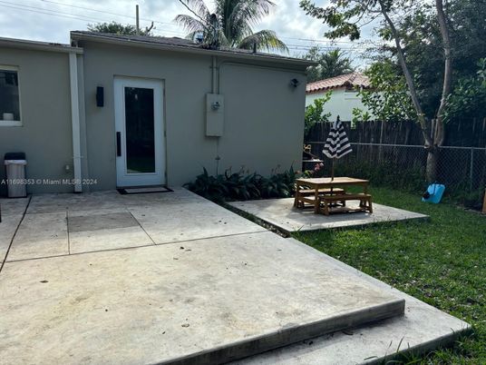 Backyard, Exterior