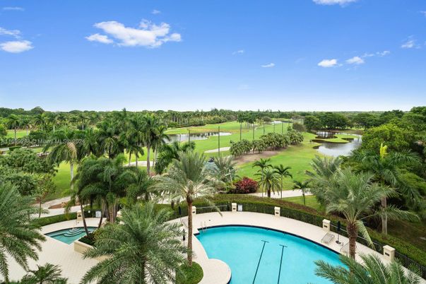 Exterior, Pool, Water