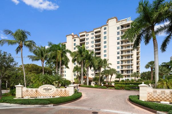 Exterior, Facade, Condo Building