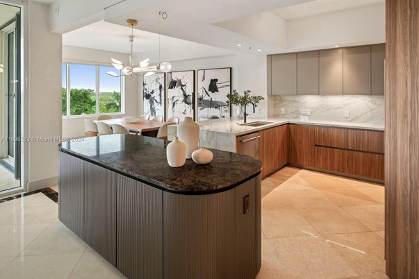 Dining room, Interior, Kitchen, Pendant Lights, Recessed Lighting