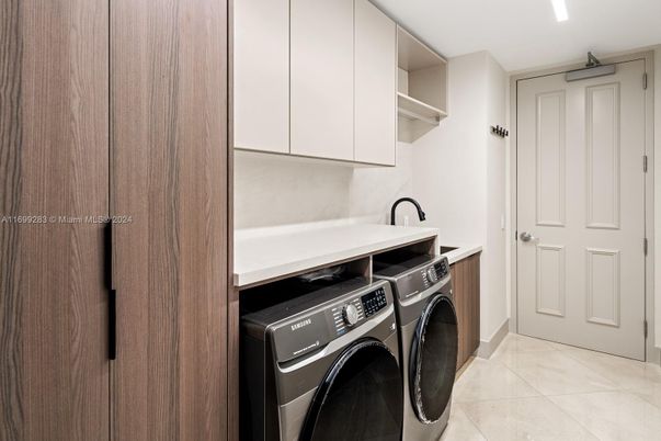 Interior, Washer
