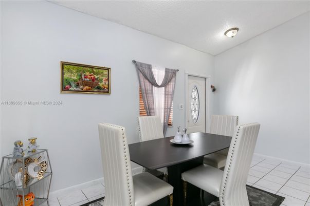 Dining room, Interior