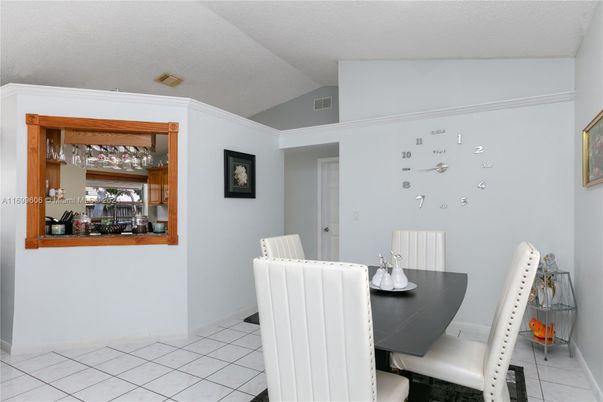 Dining room, Interior