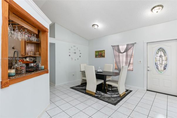 Dining room, Interior