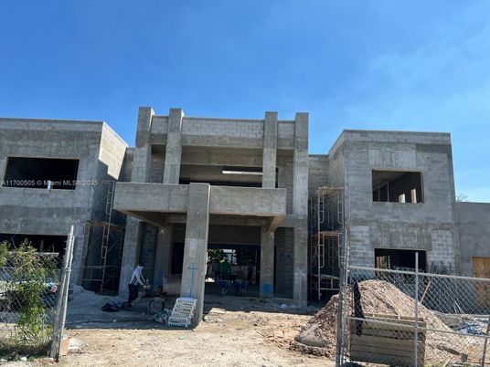 Backyard, Exterior, Facade, Modern
