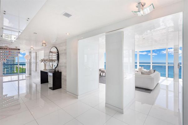 Interior, Recessed Lighting, Water