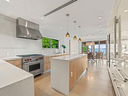 Dining room, Interior, Kitchen, Pendant Lights, Recessed Lighting, Stainless Steel Appliances