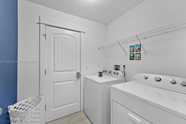 Interior, Utility Closets, Washer, Wood Texture Flooring