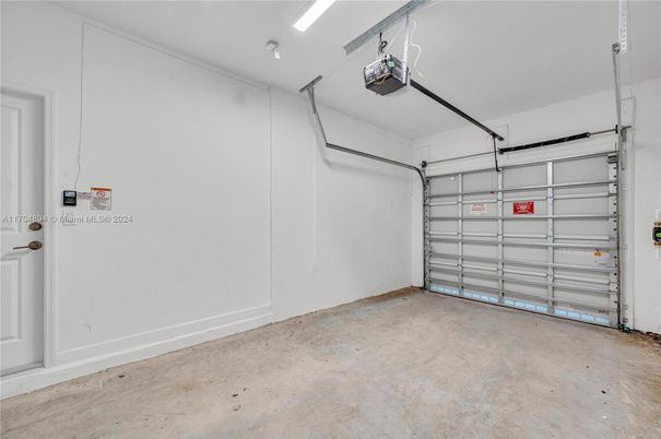 Garage, Interior