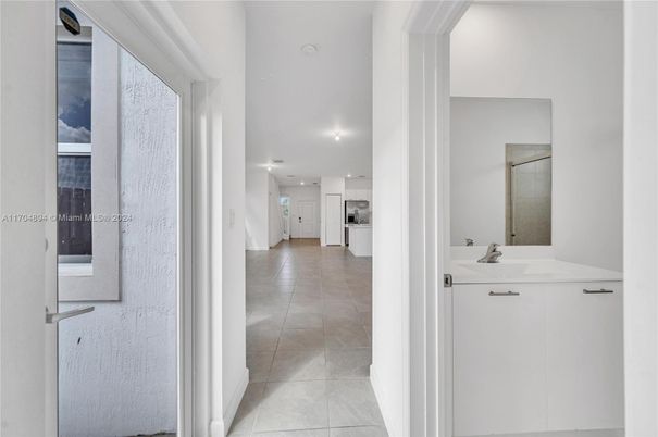 Bathroom, Interior, Recessed Lighting