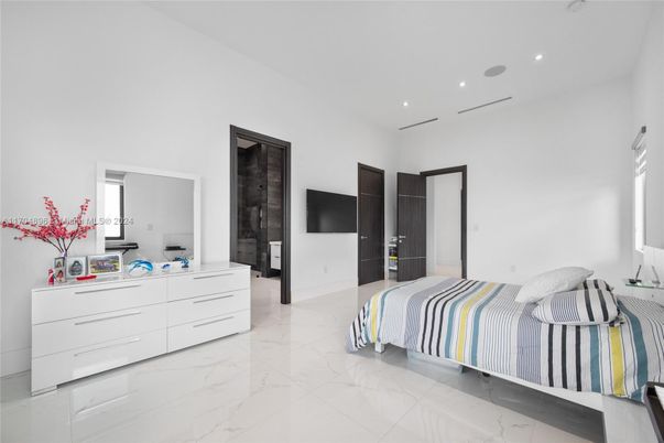 Bedroom, Interior, Marble, Recessed Lighting