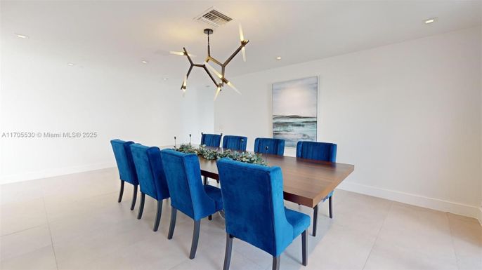 Dining room, Interior, Pendant Lights, Recessed Lighting, Water