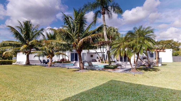 Backyard, Exterior, Pool