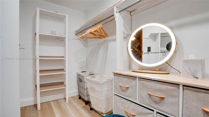 Interior, Walk-in Closets, Wood Texture Flooring