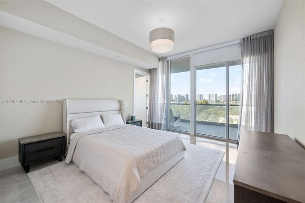 Bedroom, Interior, Pendant Lights